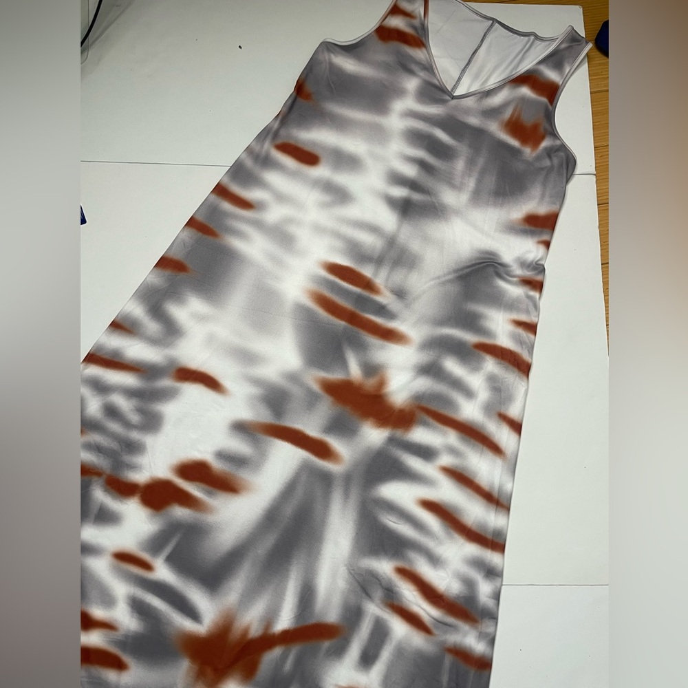 Sleeveless medium maxi dress